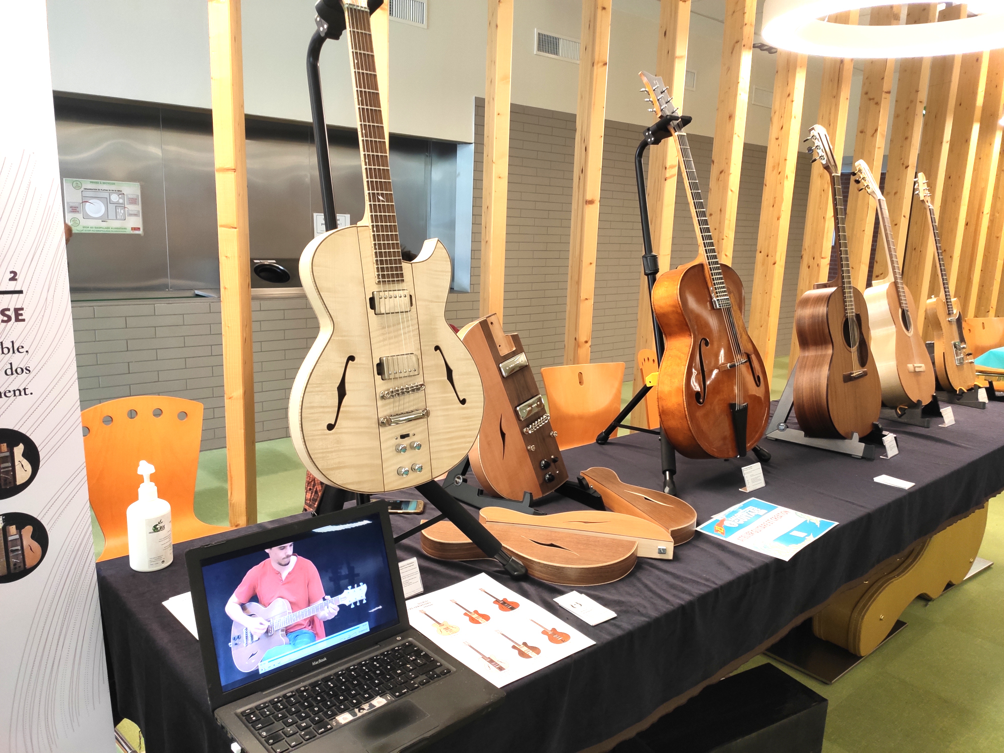 Hervé BERARDET Artisan Luthier, atelier Guitare et Création - Jour 2 Salon des Internationales de la Guitare Toulouse 2020