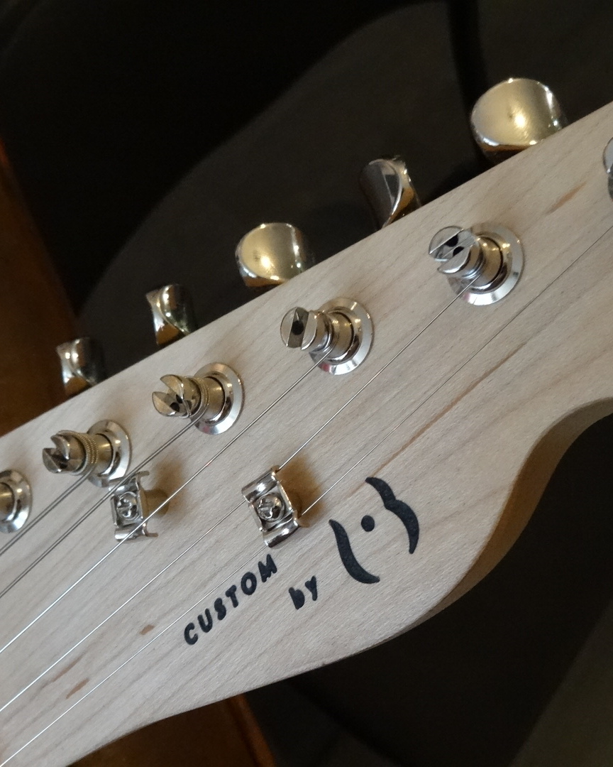 CUSTOM TELE By Hervé BERARDET Artisan Luthier, atelier Guitare et Création