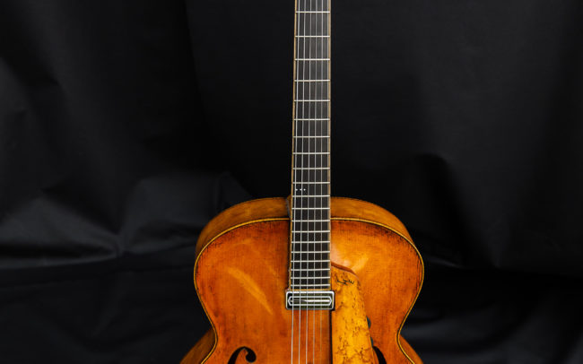 T H E Guitare Jazz Archtop @laetitiam.photography